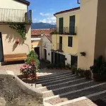 Lo Straniero Bed & Breakfast Rivello