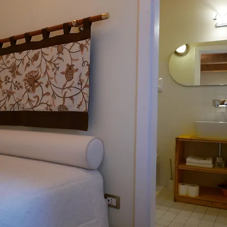 Lo Straniero Bed and Breakfast Rivello