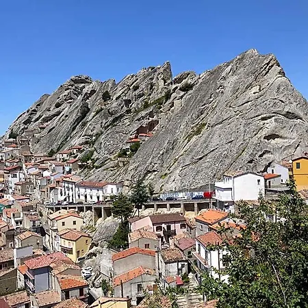 Lo Straniero