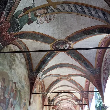 Nocleg ze śniadaniem Lo Straniero 3*