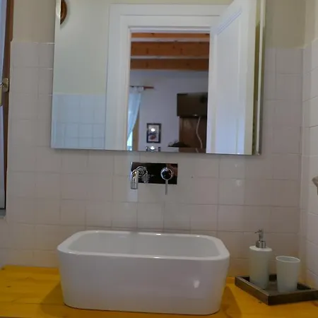 Lo Straniero Nocleg ze śniadaniem 3*