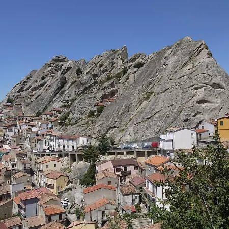 Lo Straniero Bed and Breakfast